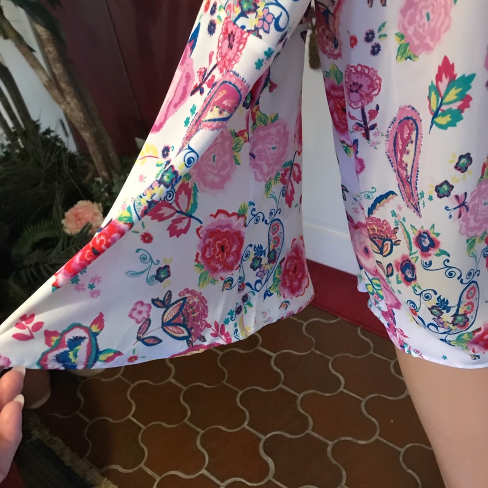 NWT Beautiful Blouse - Picture 2 of 3